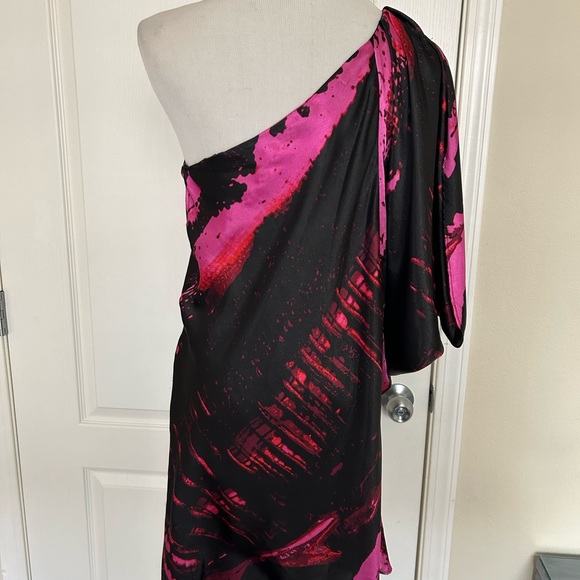 One shoulder satin mini dress - Picture 3 of 5